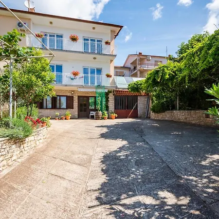 普拉玛里亚公寓酒店